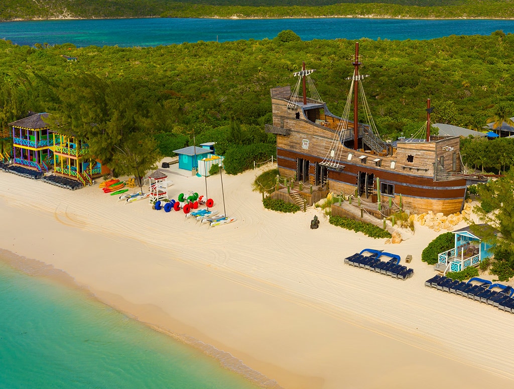 beach villas near the beach in half moon cay