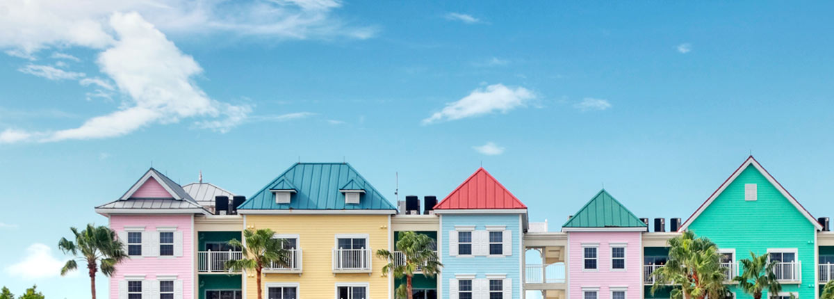 multi colored houses in nassau