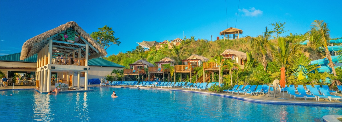 pool view in amber cove 