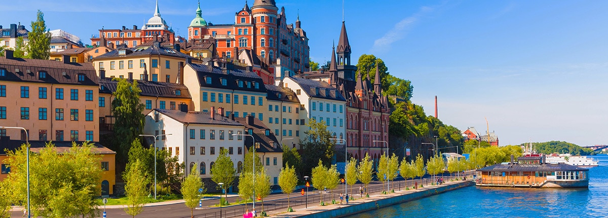 the colorful buildings and waterway in old town