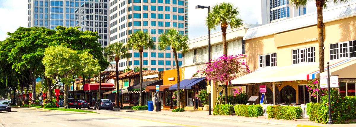 shops and restaurants on las olas boulevard in ft. lauderdale