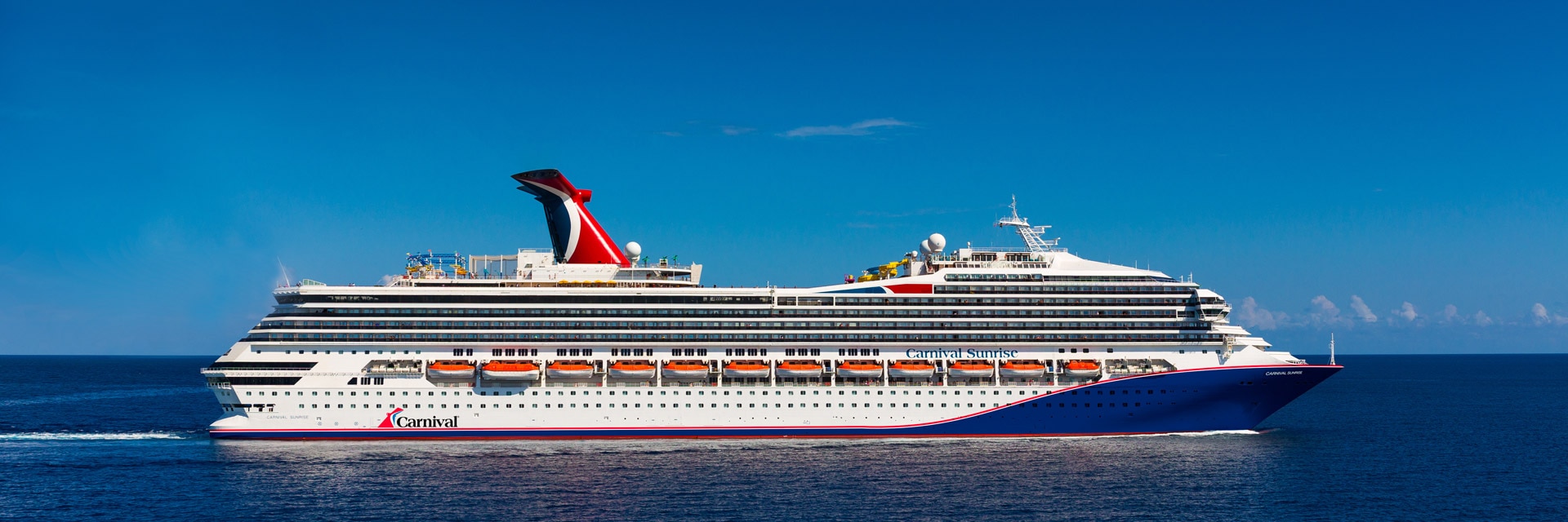 carnival sunrise sets sail at sea